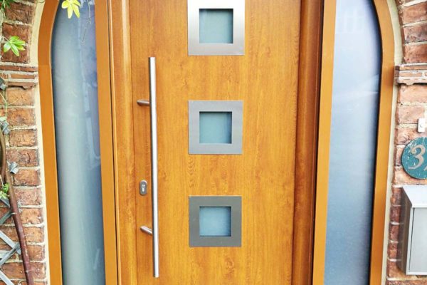 hormann_thermo65_steel_front_doors_goldenoak